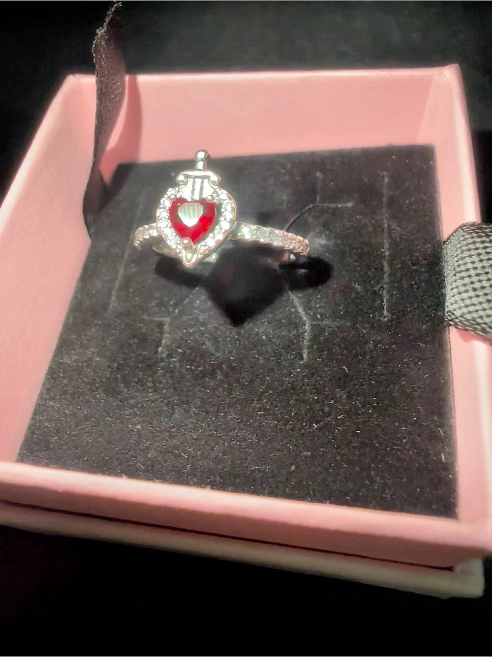 Pandora Disney Villains Evil Queen Ring Heart Ring in Silver & Red Like New